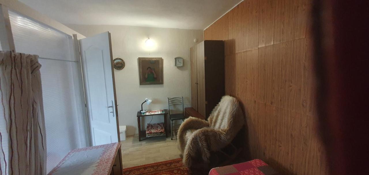 Стая За Гости "Ирина" Balchik Extérieur photo