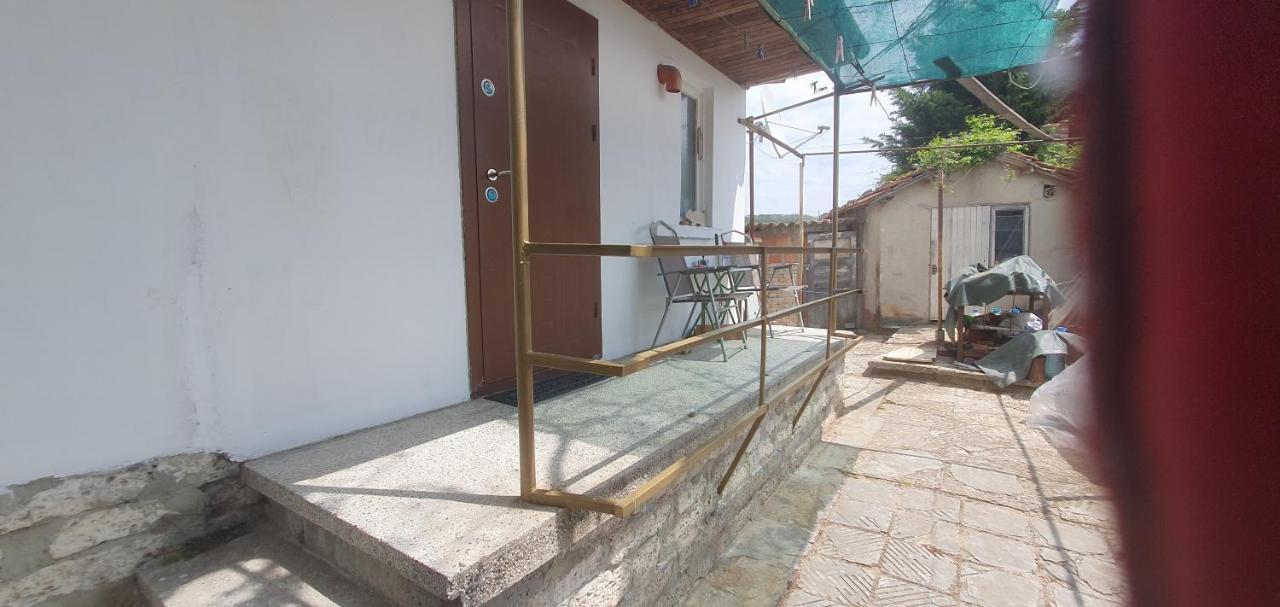 Стая За Гости "Ирина" Balchik Extérieur photo